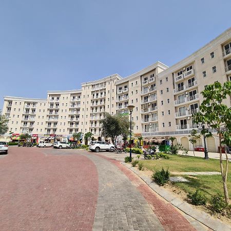 Lord Krishna Palace Hotel Vrindavan Exterior photo