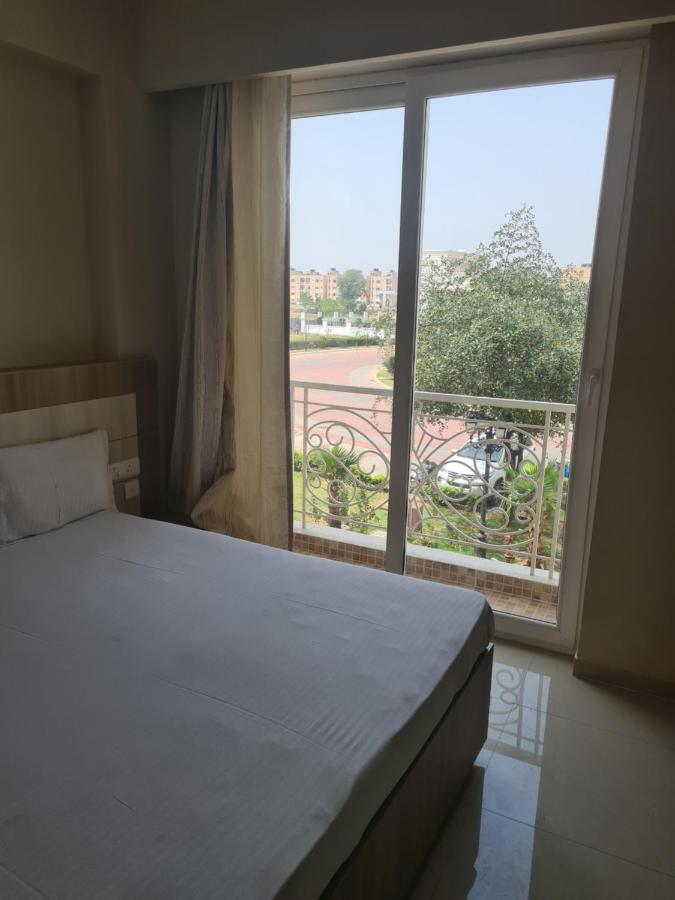 Lord Krishna Palace Hotel Vrindavan Exterior photo