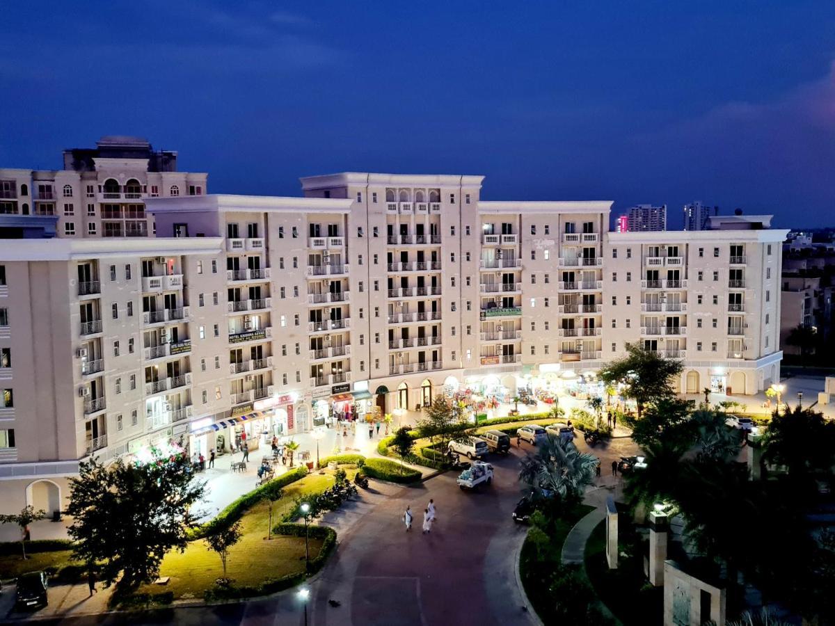 Lord Krishna Palace Hotel Vrindavan Exterior photo